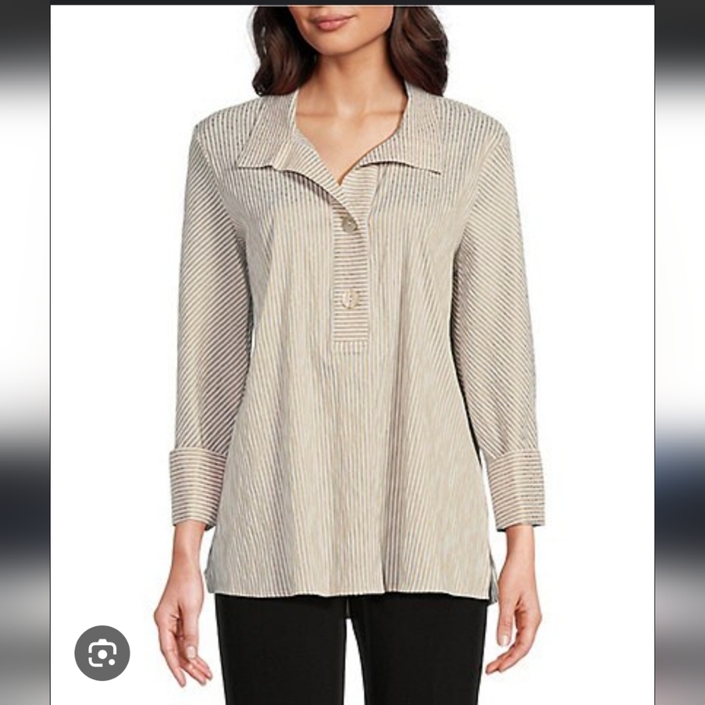 Ali Miles Striped Beige and White Top